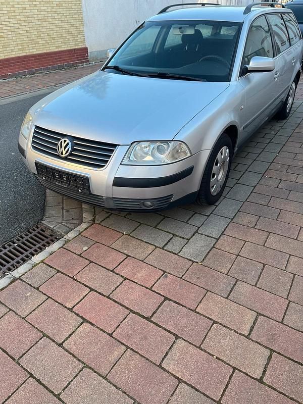 Gebraucht VW Passat 116 PS (85 kW) 2001 Silber Kombi
