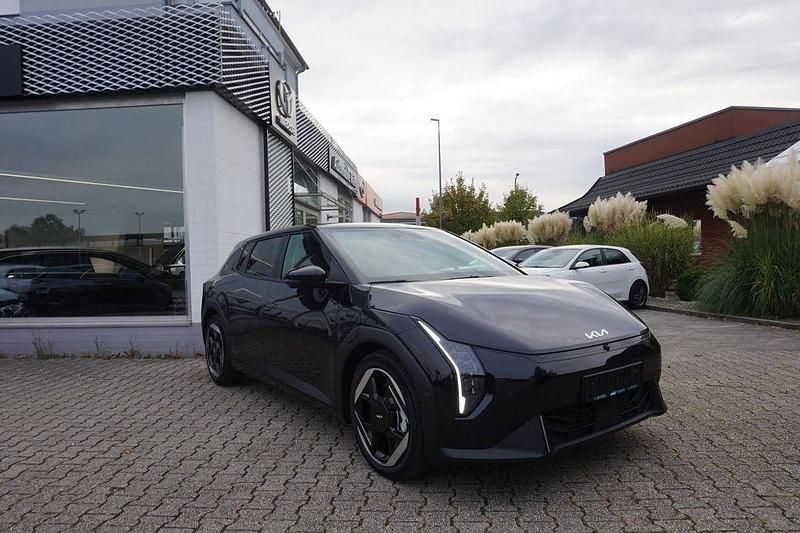 Neu Kia EV4 Earth 150 kW (204 PS) 2025 Schwarz Kleinwagen