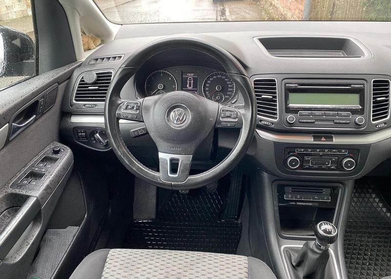 Gebraucht VW Sharan 140 PS (102 kW) 2012 Schwarz Van / Kleinbus