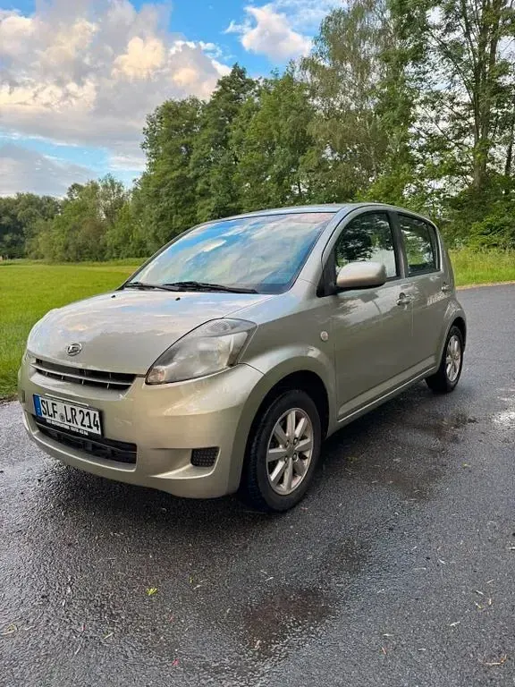 Gebraucht Daihatsu Sirion 91 PS (66 kW) 2010 Beige Kleinwagen