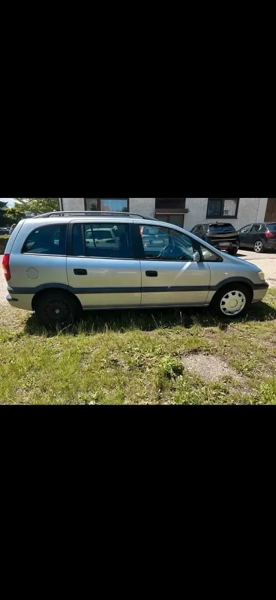 Gebraucht Opel Zafira 147 PS (108 kW) 2002 Silber Van / Kleinbus