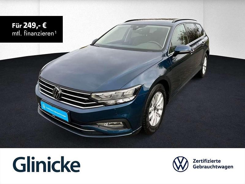 Aquamarinblau metallic Gebraucht 2023 VW Passat Business Kombi | 26.460 € (Fairer Preis) - Bild 1/3