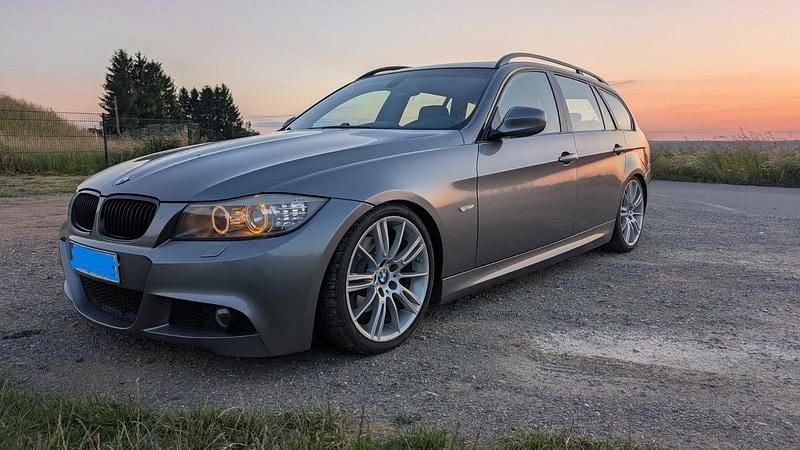 Grau Gebraucht 2009 BMW 325 M Sport Kombi | 6.890 € (Guter Preis) - Bild 1/4