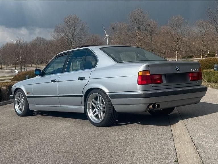Second-hand BMW 520 150 CP (110 kW) 1995 Argintiu Berlinǎ