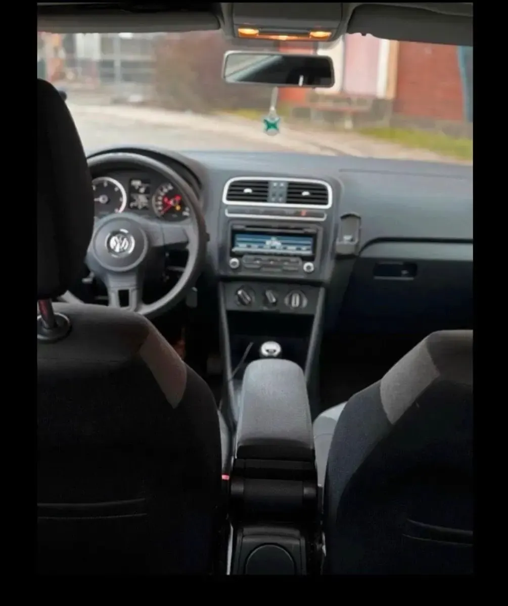 Gebraucht VW Polo 90 PS (66 kW) 2011 Schwarz Kleinwagen