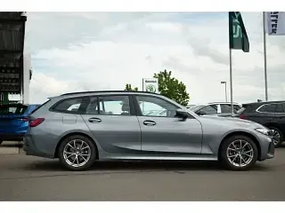 Gebraucht BMW 318 150 PS (110 kW) 2023 Skyscraper grau metallic Kombi