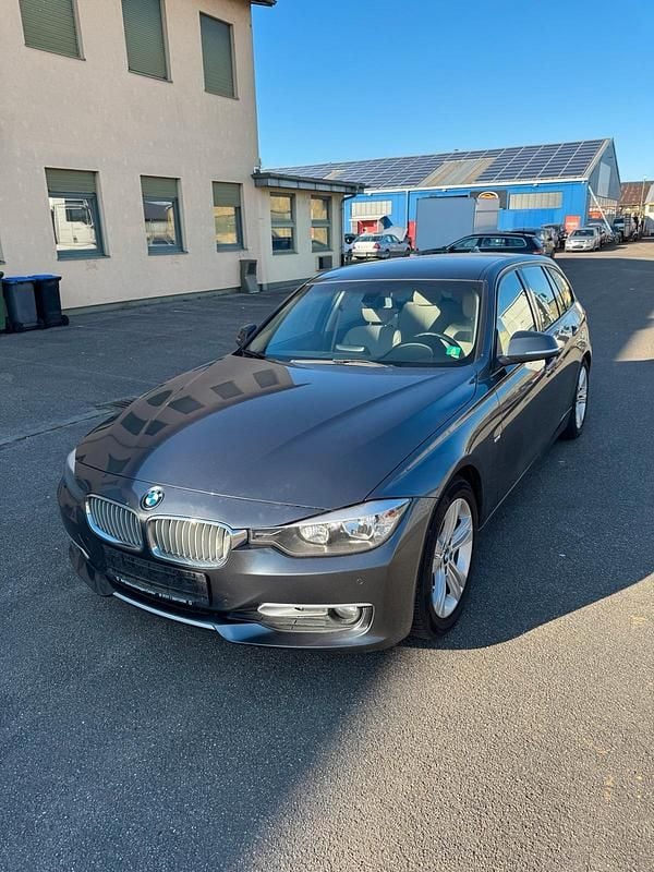Gebraucht BMW 320 163 PS (119 kW) 2014 Grau Kombi