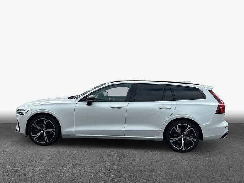 Gebraucht Volvo V60 Plus 197 PS (144 kW) 2025 Crystal weißperleffekt Kombi