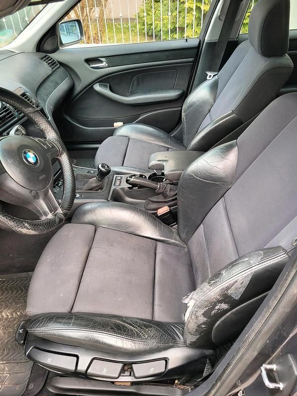 Gebraucht BMW 318 143 PS (105 kW) 2002 Grau Kombi