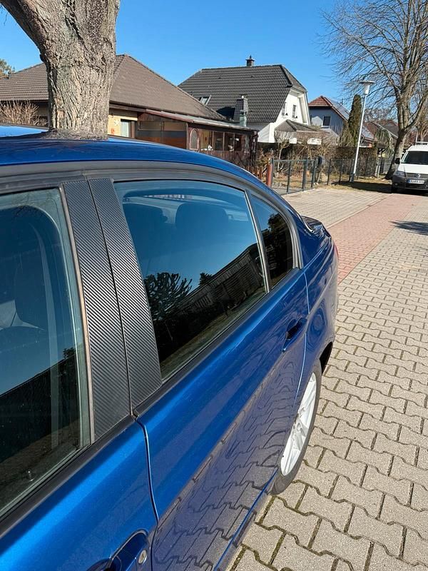 Gebraucht BMW 318 143 PS (105 kW) 2007 Blau Limousine