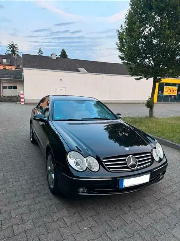 Gebraucht Mercedes CLK240 Avantgarde 170 PS (125 kW) 2003 Schwarz Coupé
