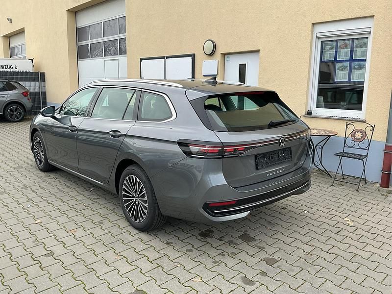 Neu VW Passat Style 265 PS (194 kW) 2025 Dark grey metallic Kombi