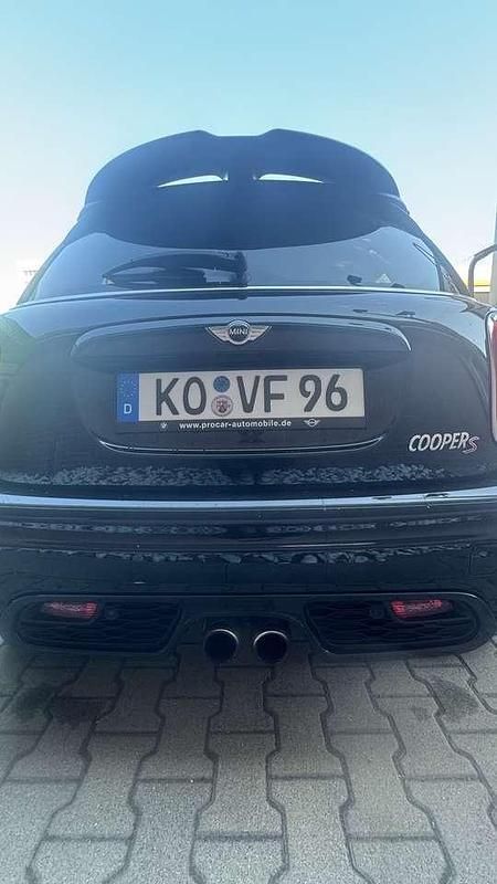 Schwarz Gebraucht 2017 Mini Cooper S Seven Kleinwagen | 19.400 € (Etwas zu teuer) - Bild 1/4