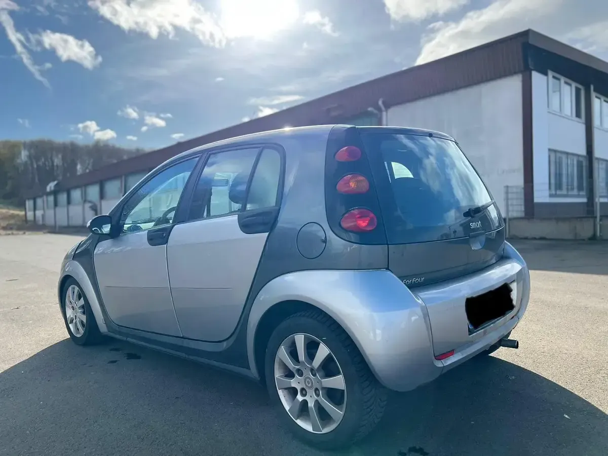 Usado Smart ForFour 95 HP (69 kW) 2006 Prateado Citadino