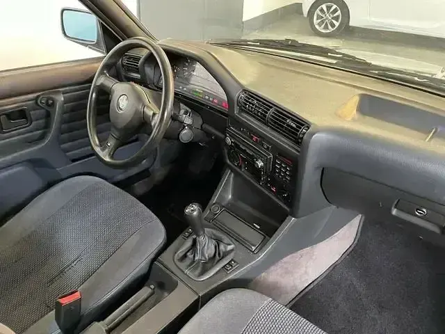 Gebraucht BMW 325 M Sport 176 PS (129 kW) 1989 Grau Limousine
