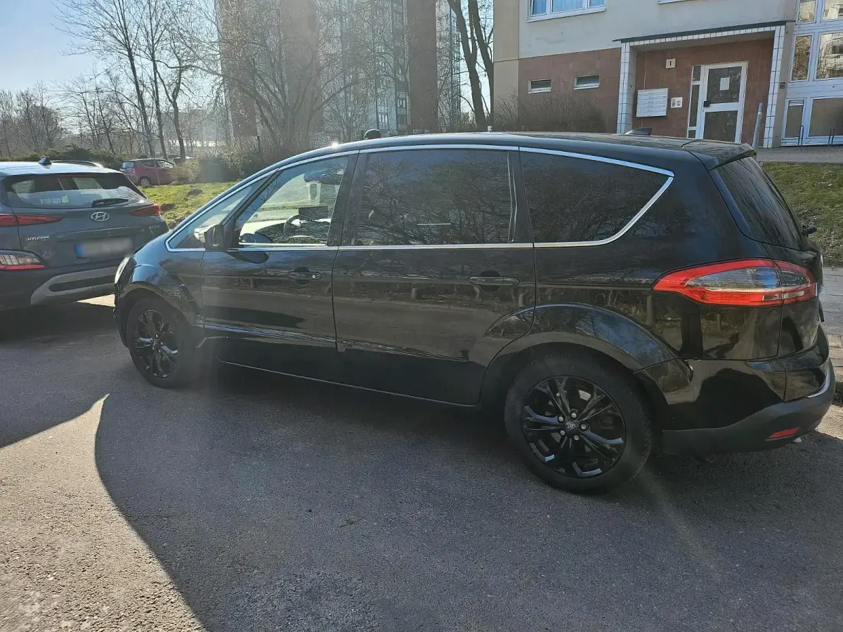 Gebraucht Ford S-MAX S 140 PS (102 kW) 2015 Schwarz Van / Kleinbus
