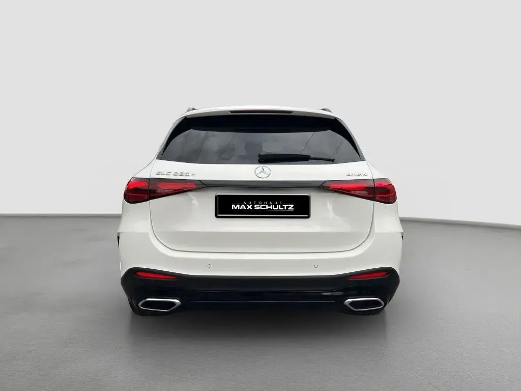 Gebraucht Mercedes GLC220 AMG 197 PS (144 kW) 2025 Unilack polarweiß SUV