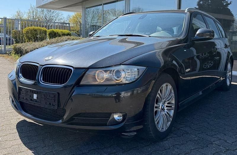 Gebraucht BMW 318 143 PS (105 kW) 2013 Schwarz Kombi