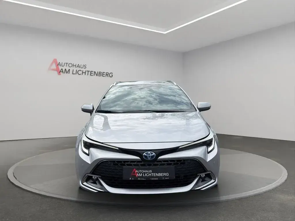 Gebraucht Toyota Corolla Team 140 PS (102 kW) 2024 Silber Kombi