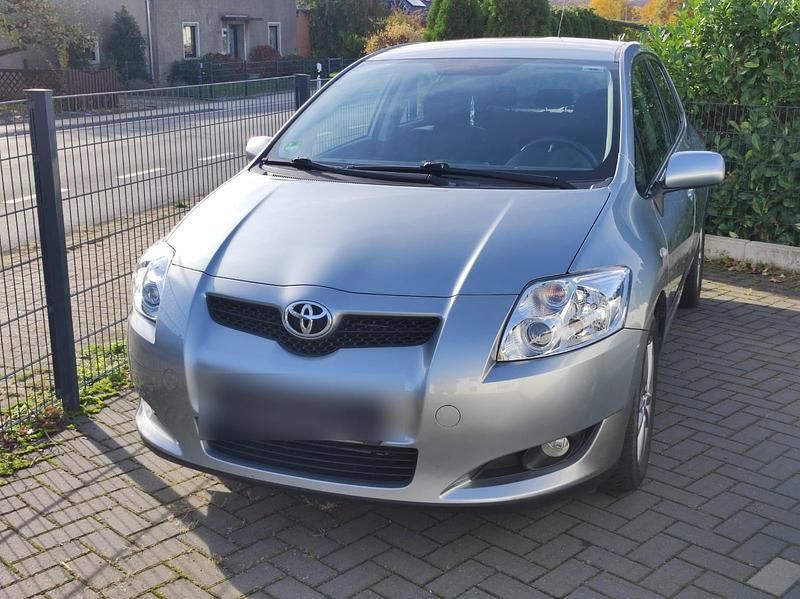 Grau Gebraucht 2008 Toyota Auris Executive Kleinwagen | 5.500 € (Fairer Preis) - Bild 1/4