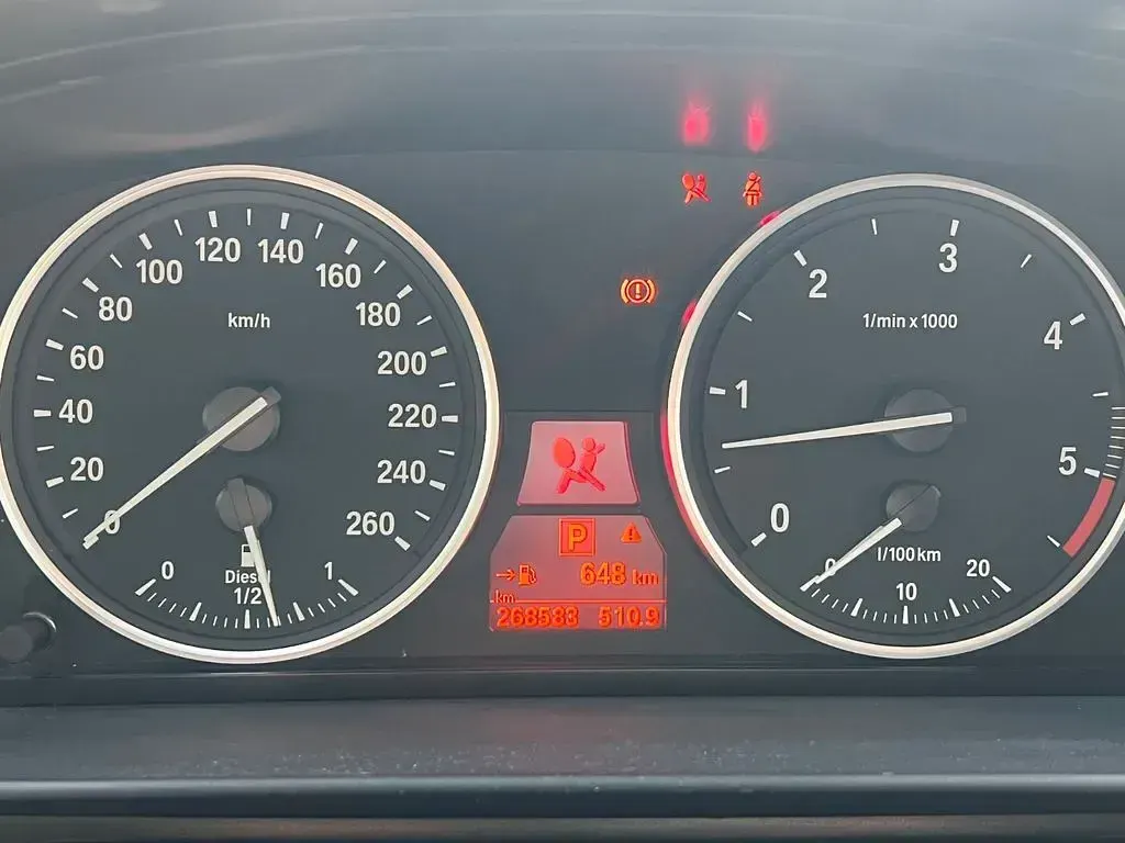 Gebraucht BMW 525 197 PS (144 kW) 2008 Schwarz Limousine