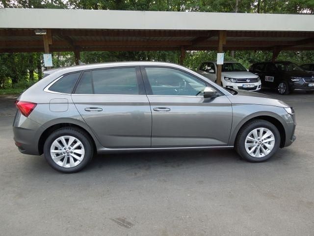 Neu Skoda Scala 116 PS (85 kW) 2026 Grau Kleinwagen