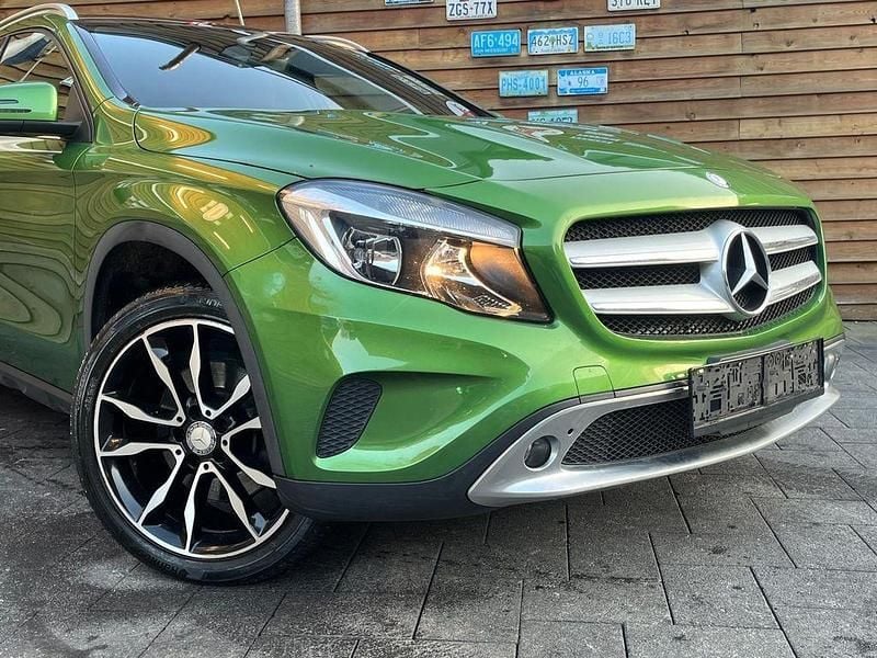 Gebraucht Mercedes GLA250 211 PS (155 kW) 2016 Grün SUV