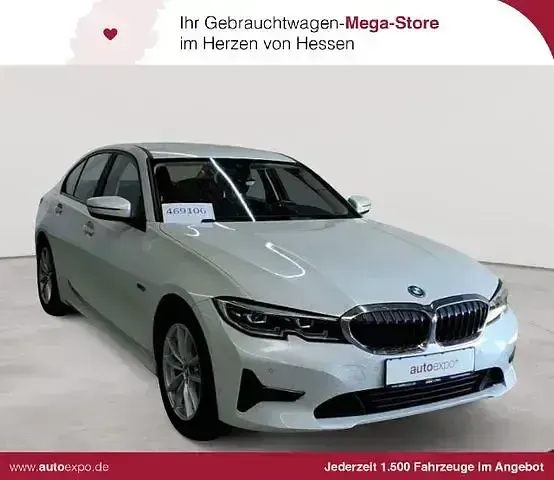 Gebraucht BMW 330e Advantage 184 PS (135 kW) 2022 Limousine