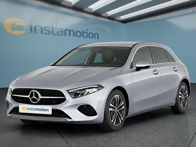 Silber Gebraucht 2024 Mercedes A180 Limousine | 28.899 € (Fairer Preis) - Bild 1/4