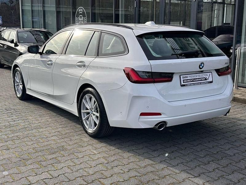 Gebraucht BMW 318 156 PS (114 kW) 2025 Alpinweiss Kombi