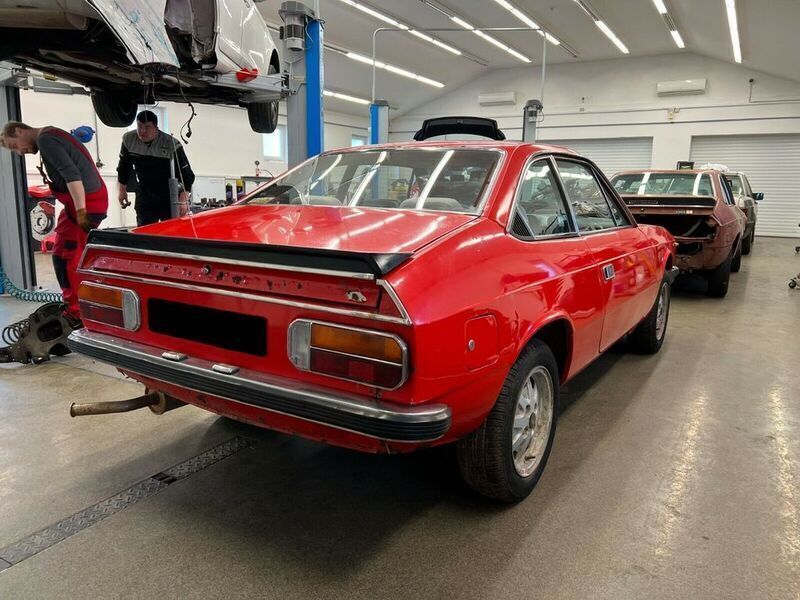 Second-hand Lancia Beta 83 CP (61 kW) 1981 Roșu Coupe