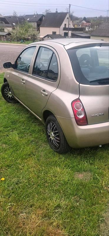 Gebraucht Nissan Micra 65 PS (47 kW) 2004 Gold Kleinwagen