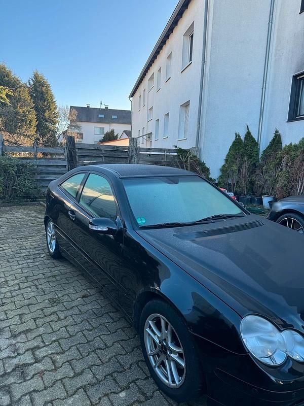 Gebraucht Mercedes C200 163 PS (119 kW) 2002 Schwarz Coupé