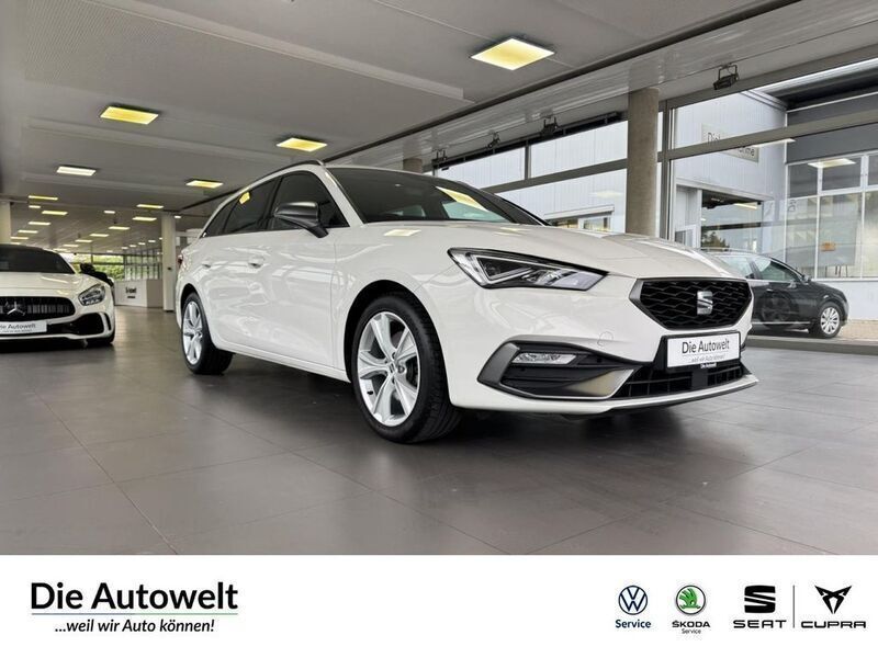 Weiß Gebraucht 2021 Seat Leon FR Limousine | 21.480 € (Fairer Preis) - Bild 1/4