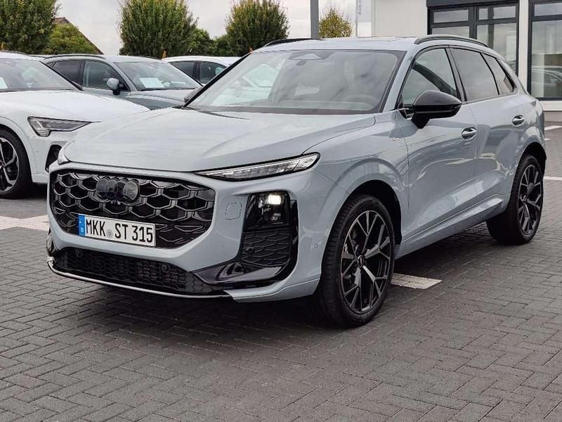 Pfeilgrau perleffekt Neu 2025 Audi Q3 Sport SUV | 67.500 € (Guter Preis) - Bild 1/4