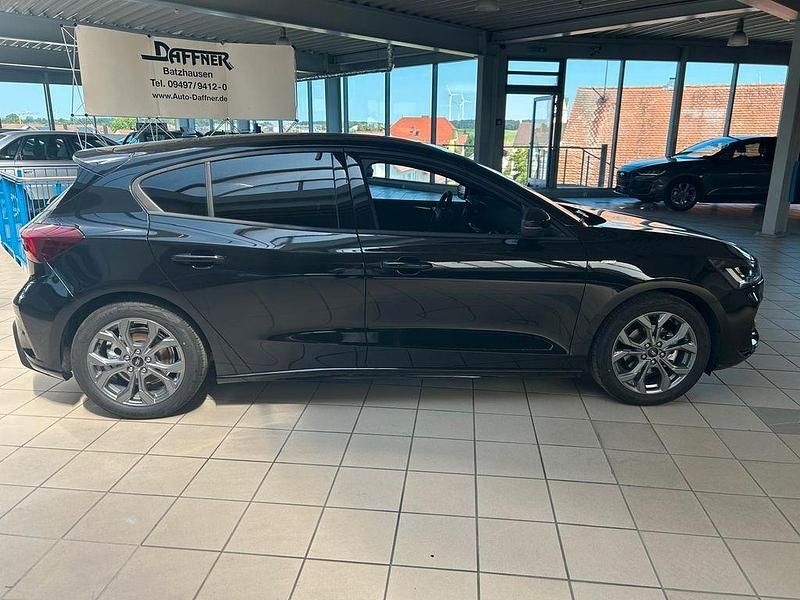 Gebraucht Ford Focus ST-Line X 155 PS (114 kW) 2024 Schwarz Limousine