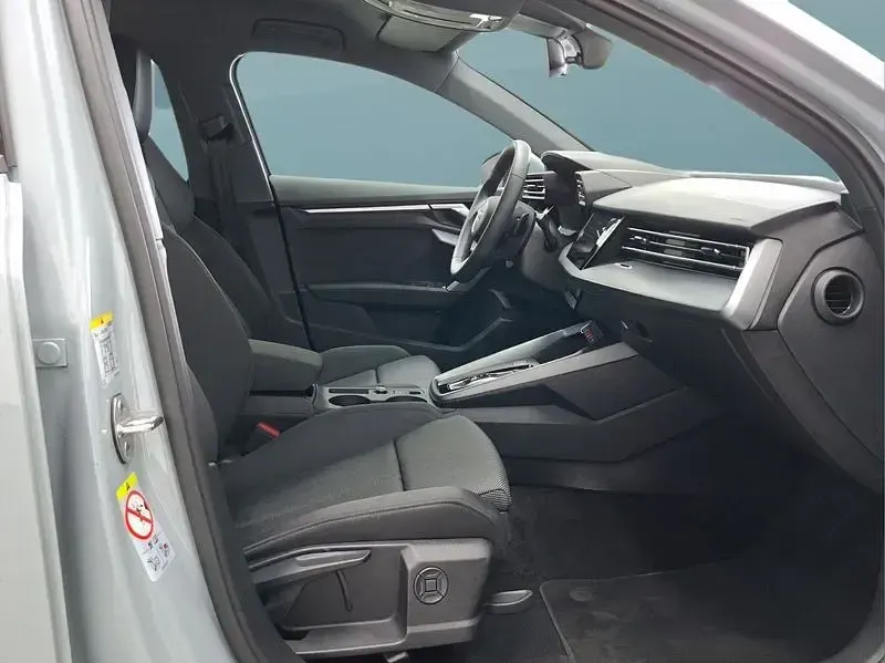 Gebraucht Audi A3 Sportback 150 PS (110 kW) 2025 Grau Kleinwagen
