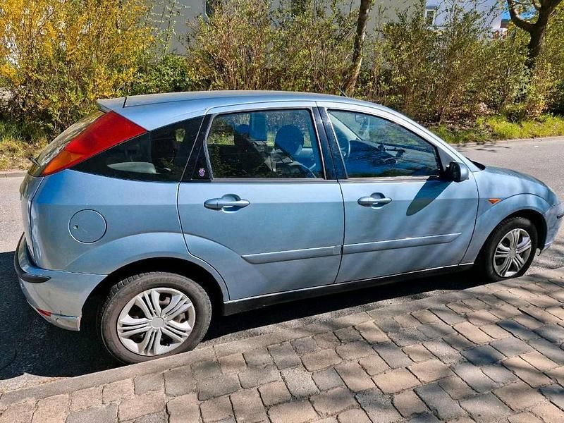 Usata Ford Focus 100 CV (73 kW) 2004 Blu Station wagon