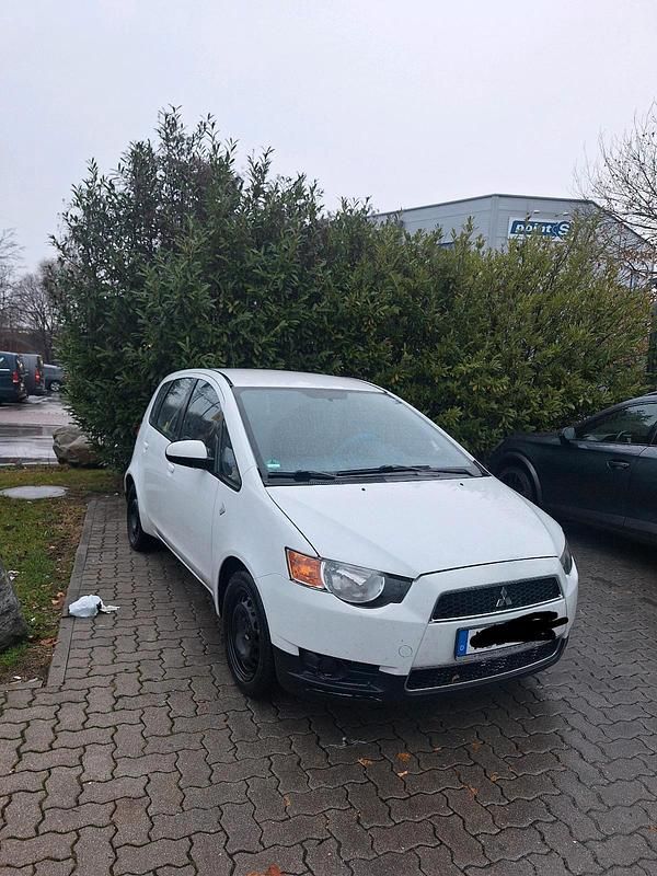 Weiß Gebraucht 2011 Mitsubishi Colt Kleinwagen | 1.050 € (Guter Preis) - Bild 1/2