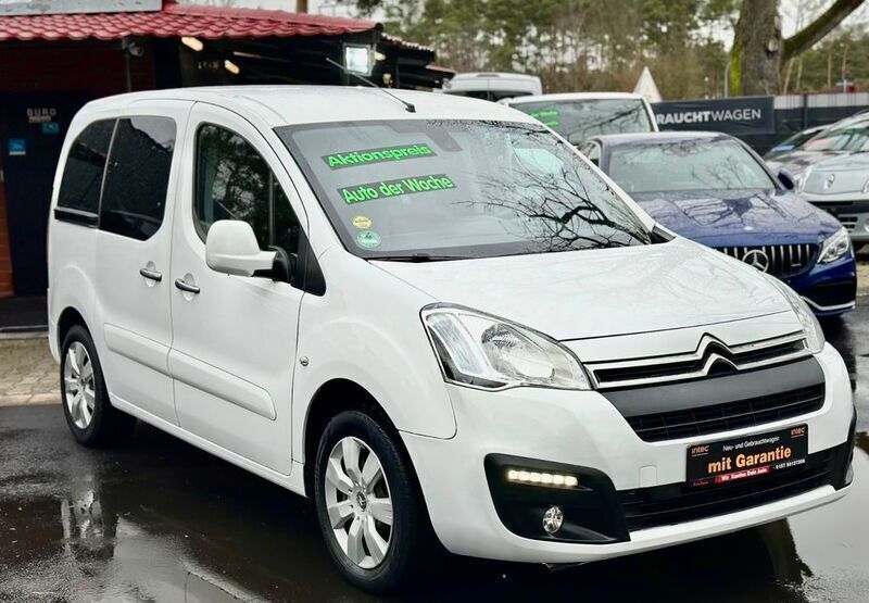 Weiß Gebraucht 2017 Citroën Berlingo SELECTION Van / Kleinbus | 11.499 € (Etwas zu teuer) - Bild 1/4