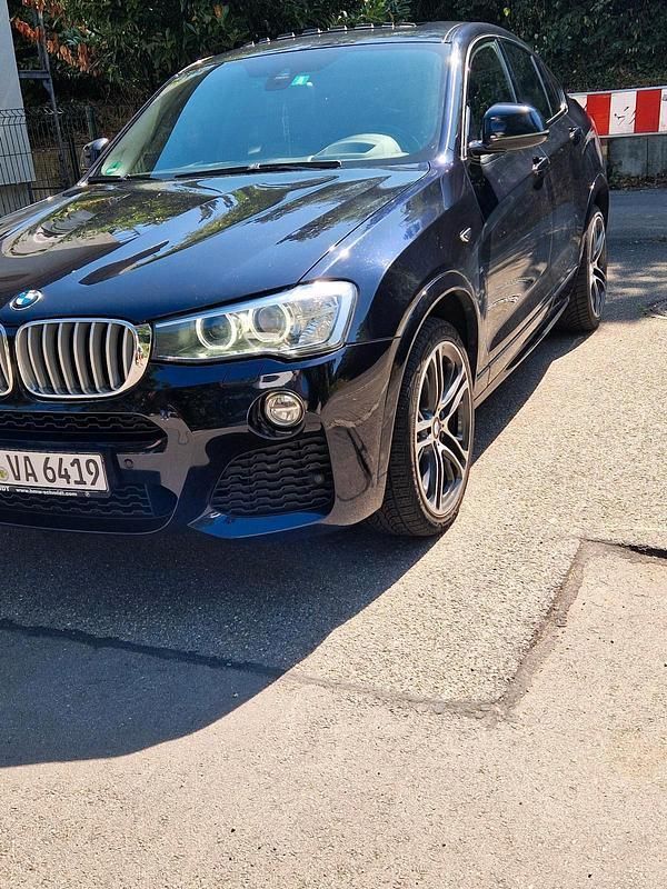 Blau Gebraucht 2016 BMW X4 SUV | 17.500 € (Fairer Preis) - Bild 1/4