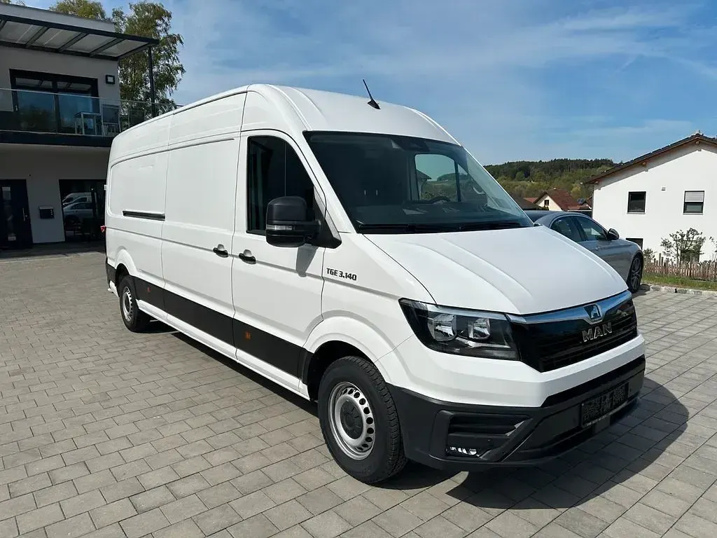 Gebraucht MAN TGE 140 PS (102 kW) 2024 Weiß Van