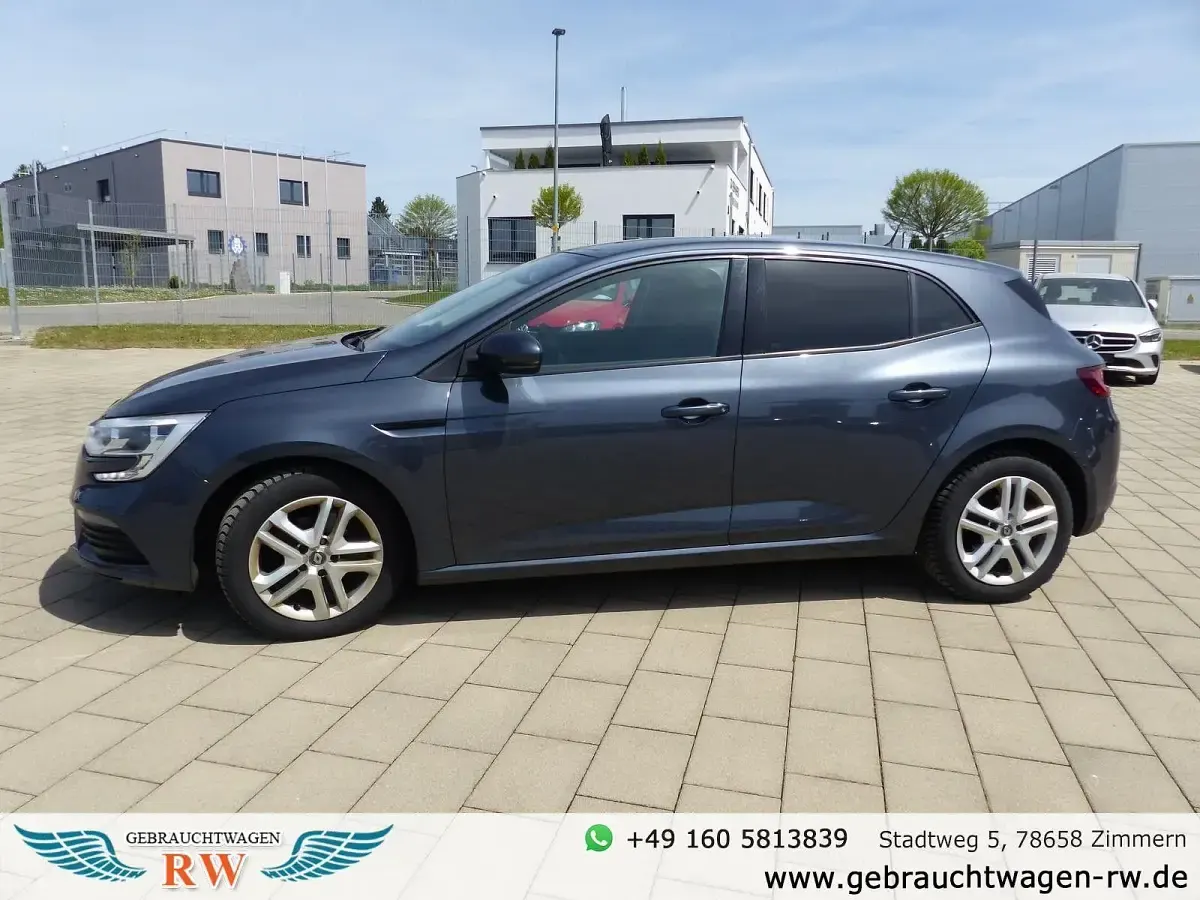 Gebraucht Renault Mégane Play 101 PS (74 kW) 2018 Grau Limousine