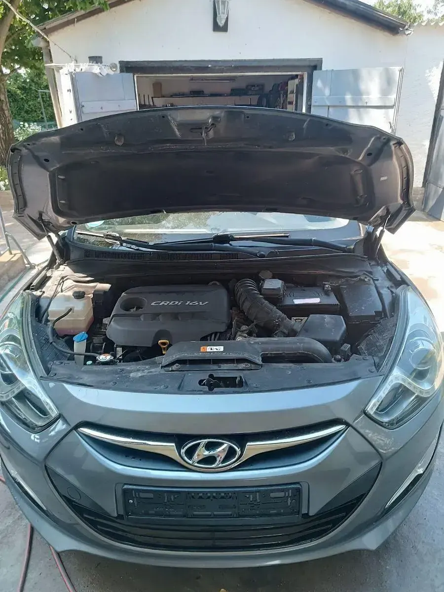 Gebraucht Hyundai i40 136 PS (100 kW) 2013 Grau Kombi