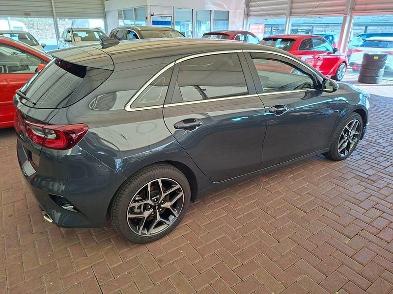 Gebraucht Kia Ceed 140 PS (102 kW) 2024 (h8g) pentametal met. (metallic) Kleinwagen