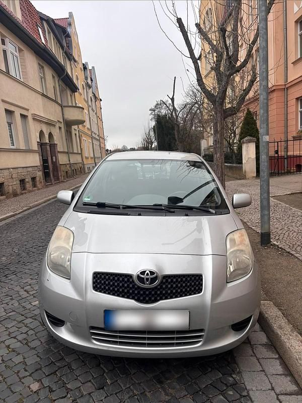 Gebraucht Toyota Yaris 87 PS (63 kW) 2007 Grau Kleinwagen