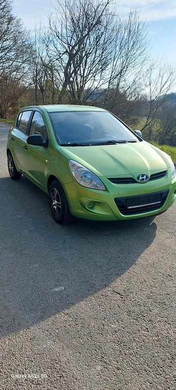 Gebraucht Hyundai i20 77 PS (56 kW) 2009 Grün Kleinwagen