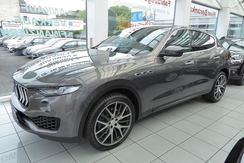 Grau Gebraucht 2019 Maserati Levante SUV | 35.490 € (Superpreis) - Bild 1/4