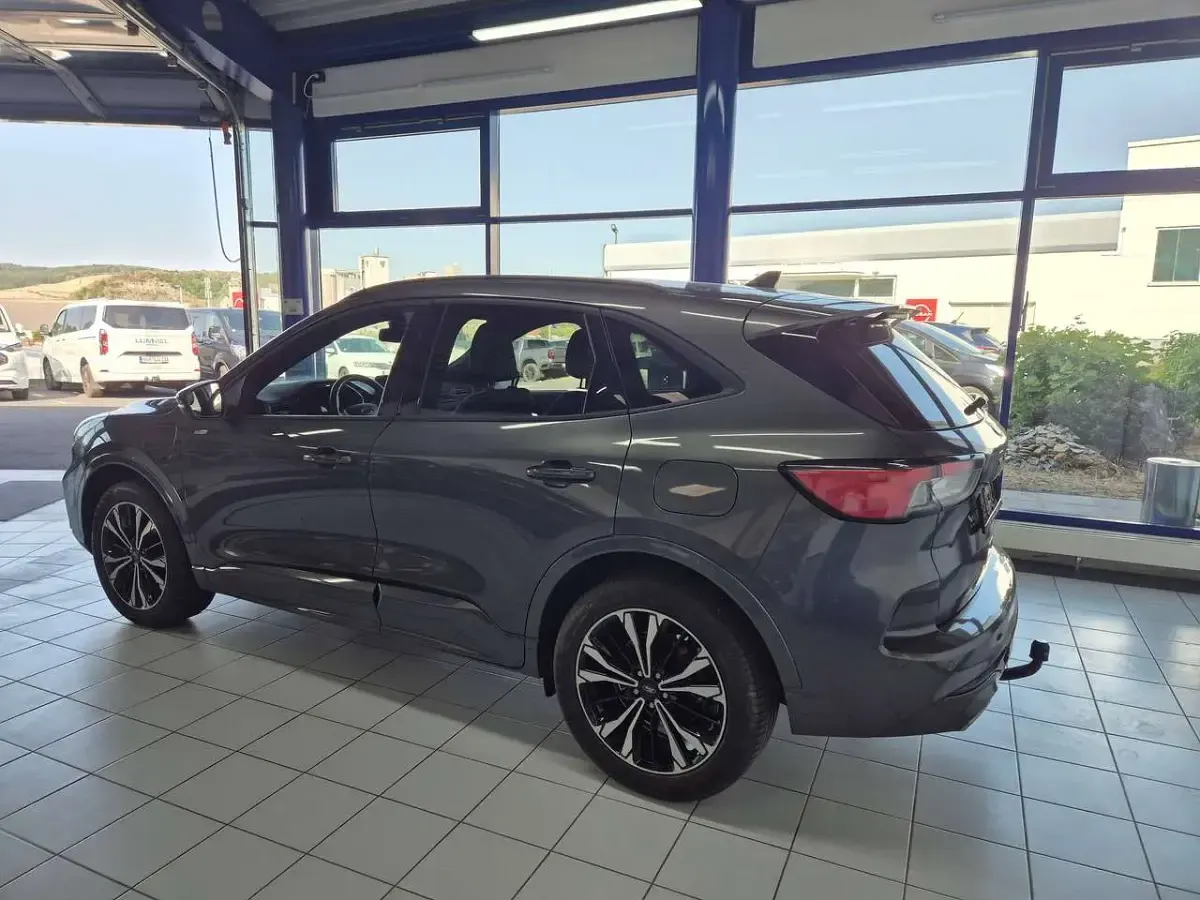 Gebraucht Ford Kuga ST-Line X 224 PS (164 kW) 2022 Magneticgrau (metallic) SUV