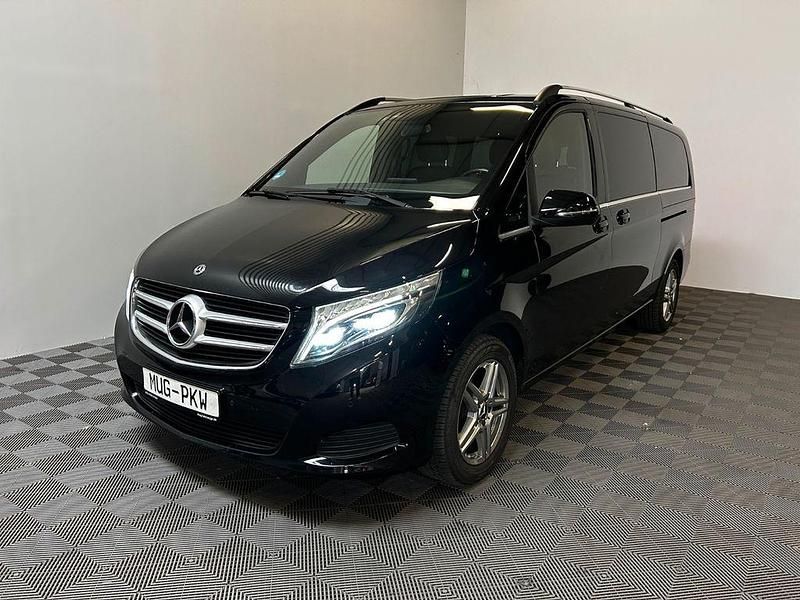 Schwarz Gebraucht 2019 Mercedes V250 Avantgarde Van / Kleinbus | 41.490 € (Guter Preis) - Bild 1/4